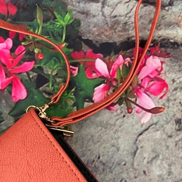 Maurice’s Pocket Book - Picture 3 of 8